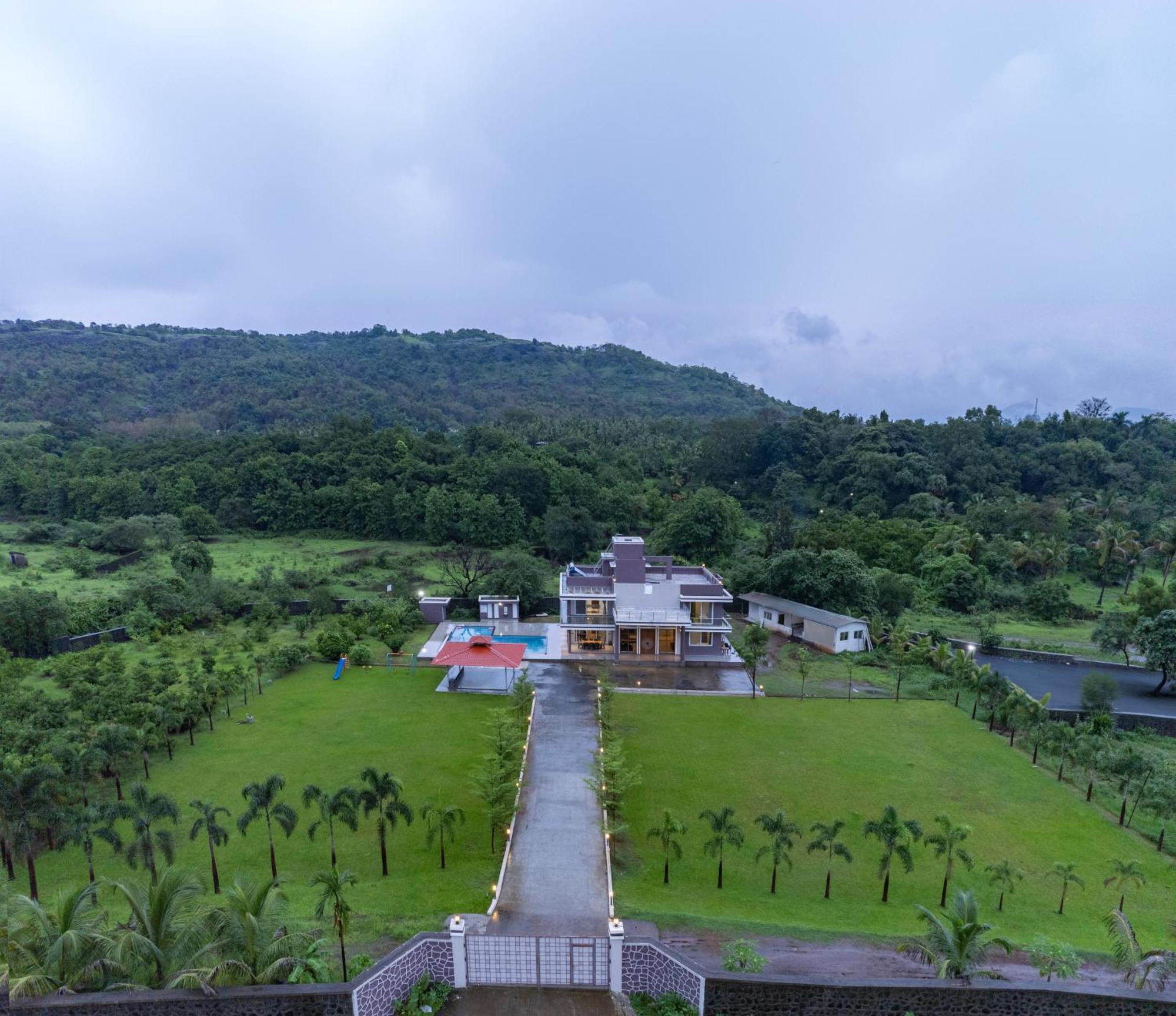 Stayscape Shreeji Farms 4Bhk 卡尔贾特 外观 照片