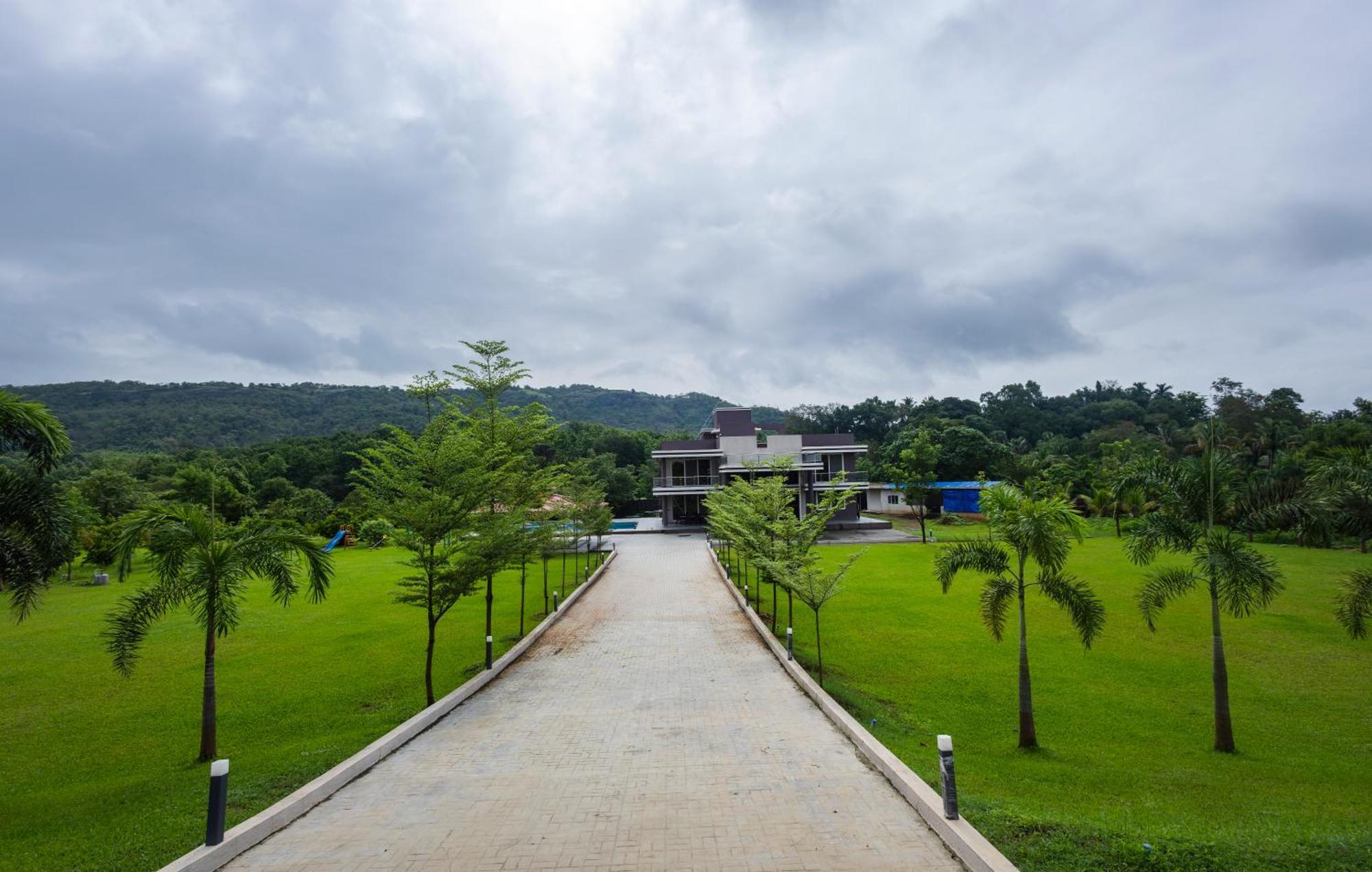 Stayscape Shreeji Farms 4Bhk 卡尔贾特 外观 照片