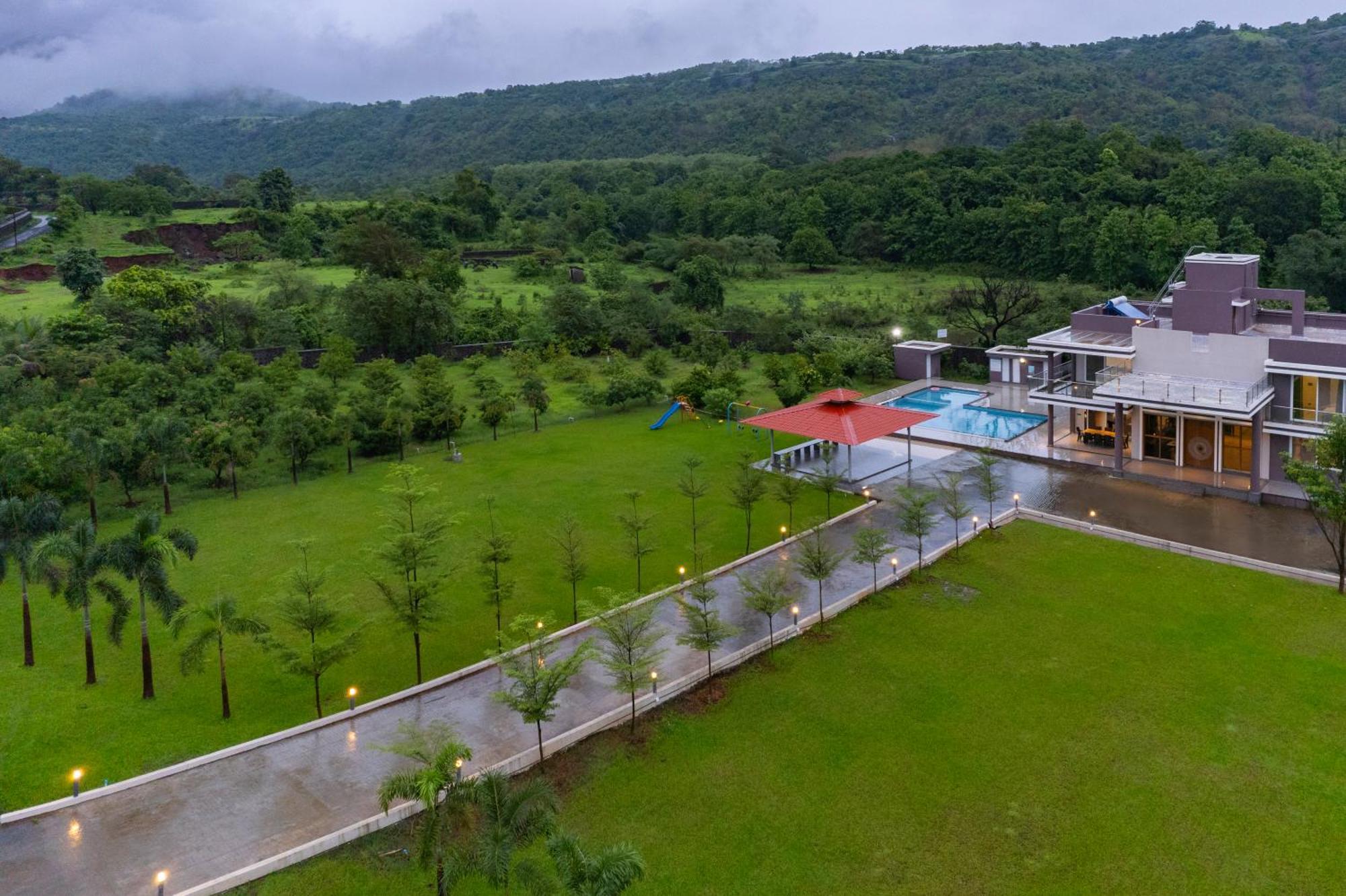 Stayscape Shreeji Farms 4Bhk 卡尔贾特 外观 照片