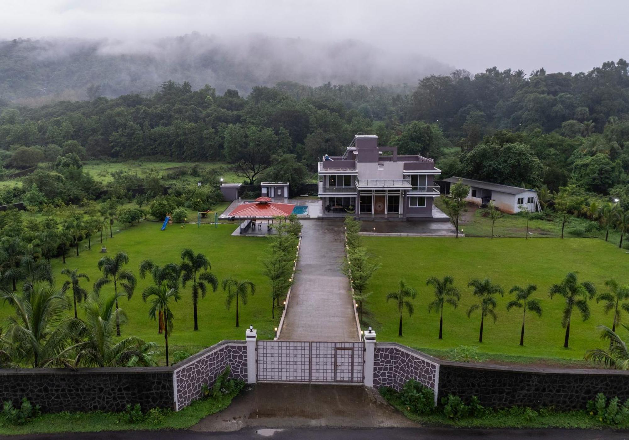 Stayscape Shreeji Farms 4Bhk 卡尔贾特 外观 照片