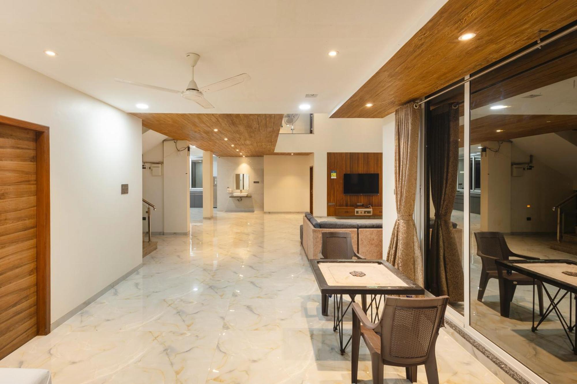 Stayscape Shreeji Farms 4Bhk 卡尔贾特 外观 照片
